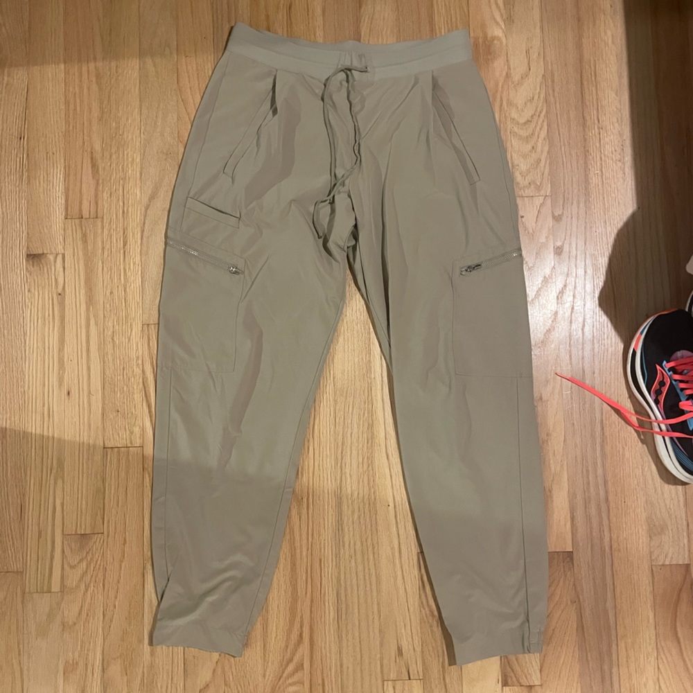 Athlete Venture pants, size 8, beige